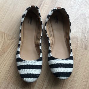 Mossimo black and cream striped flats